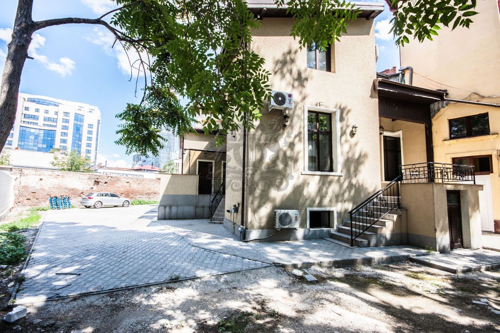 Vanzare | Apartament Tip Vila | Marasesti | Renovat Complet - Poză 3