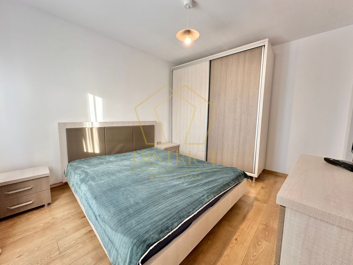 Duplex cu 4 camere si dressing mobilat in Giroc zona Planetelor la asfalt. - Poză 12