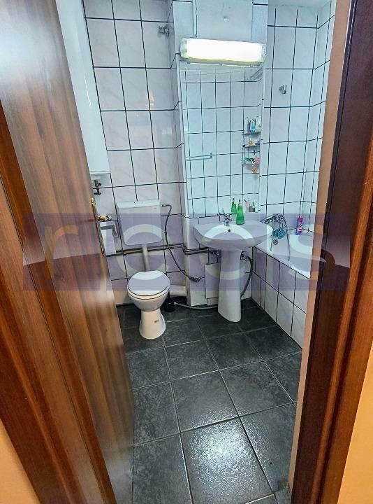 VANZARE -4 CAMERE- DECOMANDAT -STEFAN CEL MARE - Poză 12