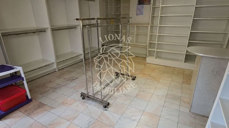 Spatiu comercial 40 mp la strada-ideal magazin, salon, florarie-Han - Poză 2