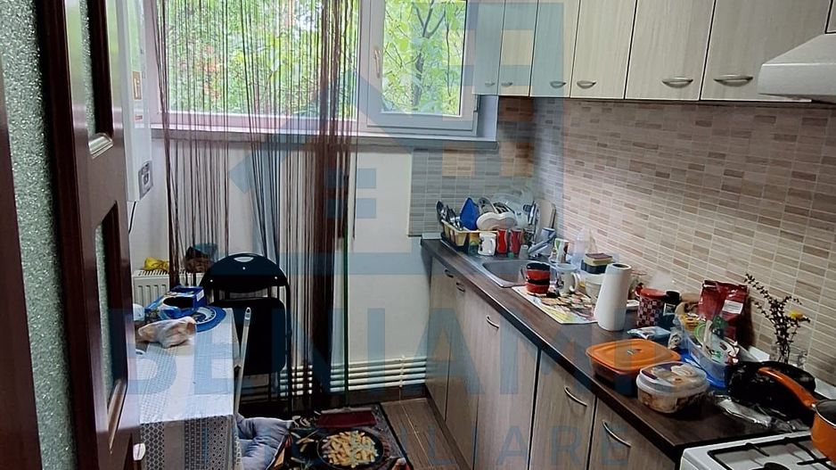 Apartament decomandat 2 camere Rovine Dezrobirii etaj 3 - Poză 3