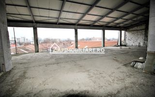 Spatiu comercial 2.800 mp.Piata Republicii,555 euro mp - Poză 1