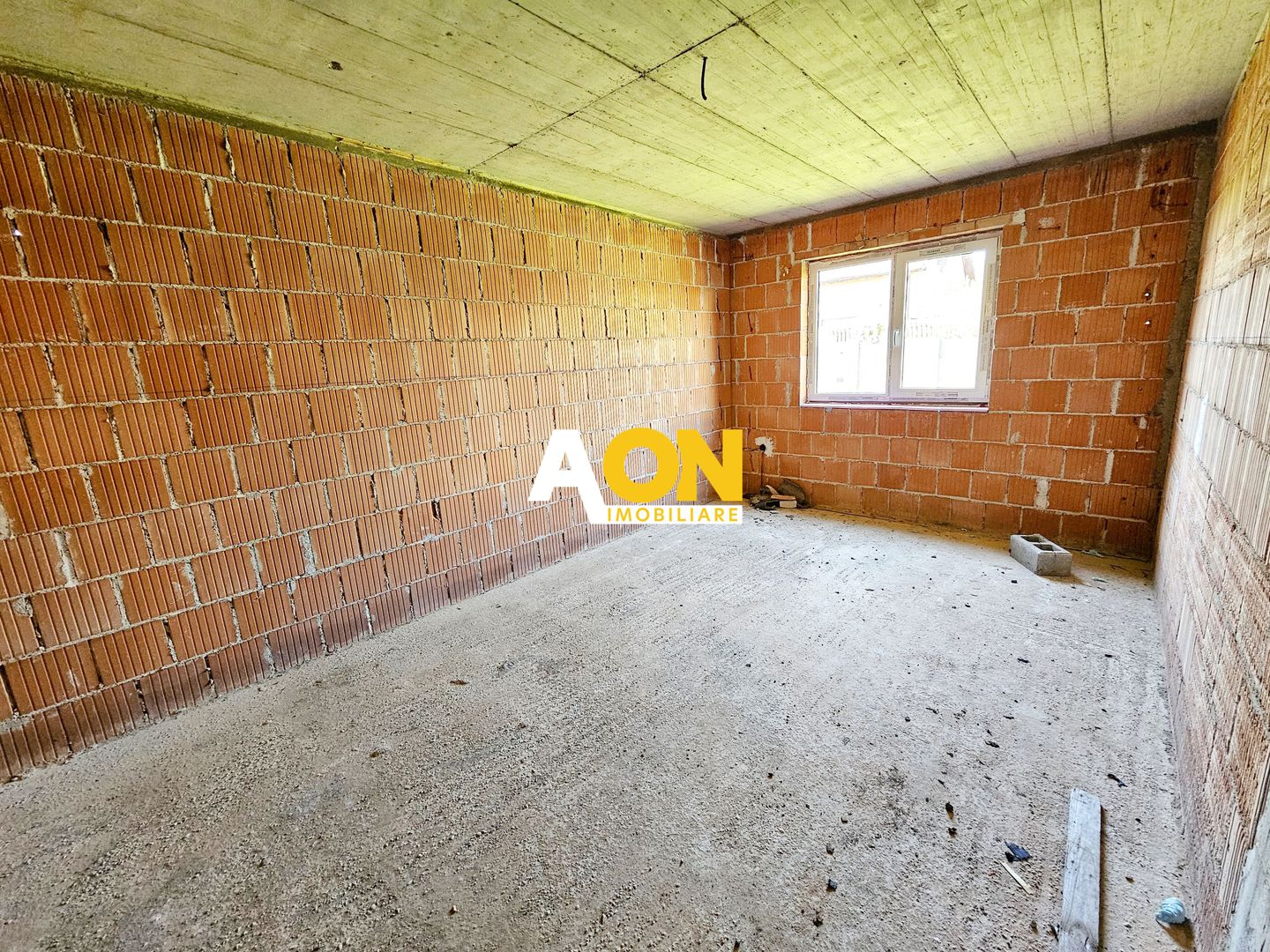 Casa la rosu, 3 camere, terasa, garaj, toate utilitatile, Micesti - Poză 11