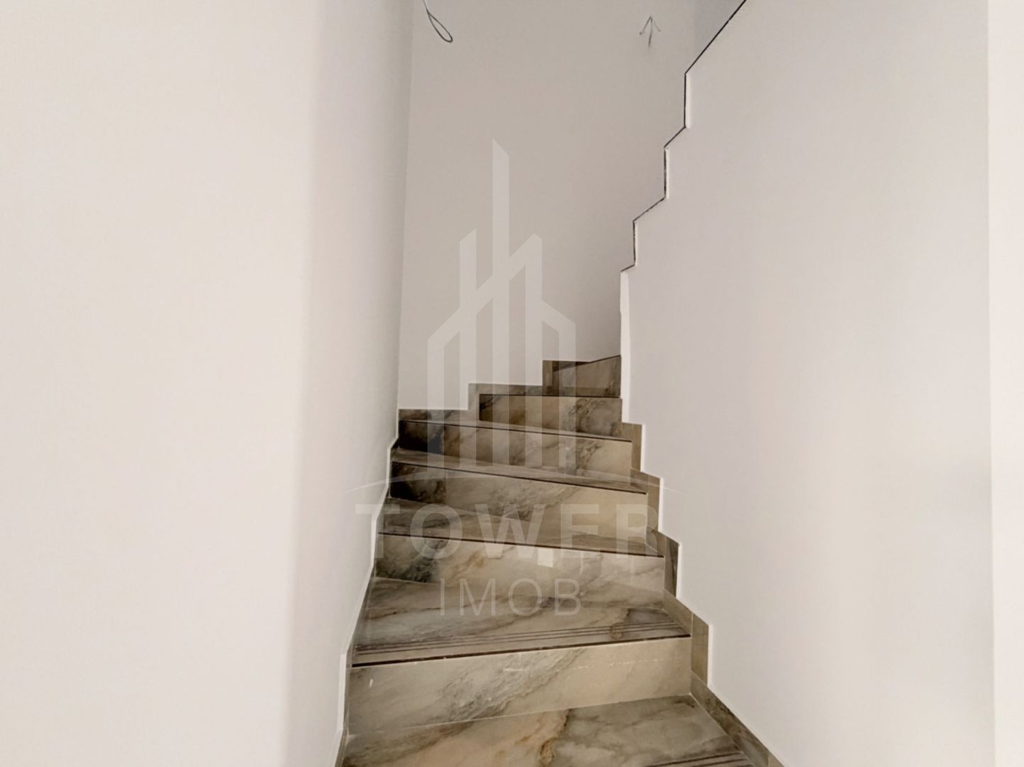 Casa  la cheie 4 camere-Selimbar - Poză 9