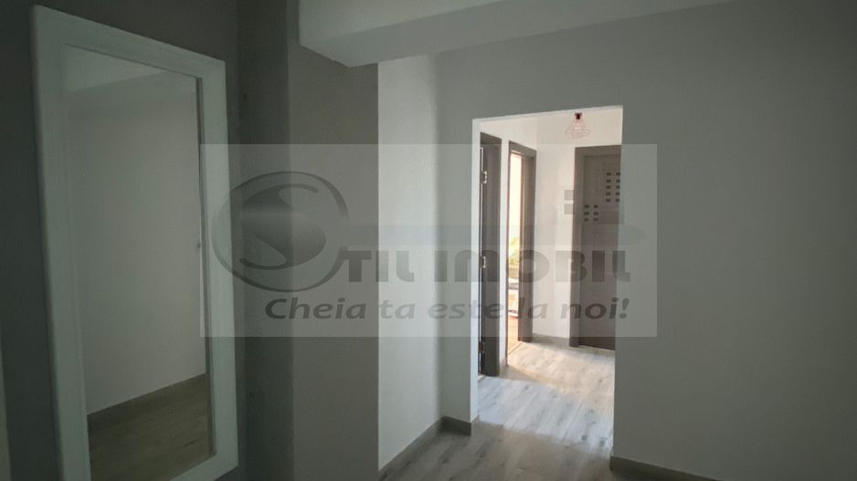 Apartament 3 camere | Lângă UMF Iași | Renovat complet-800 Euro - Poză 3