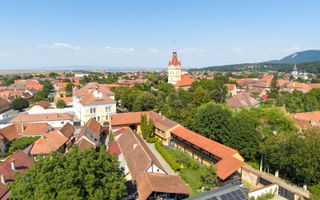 Proprietate turistică în centrul Cristianului 760 mp, teren 1.700 mp - Poză 3