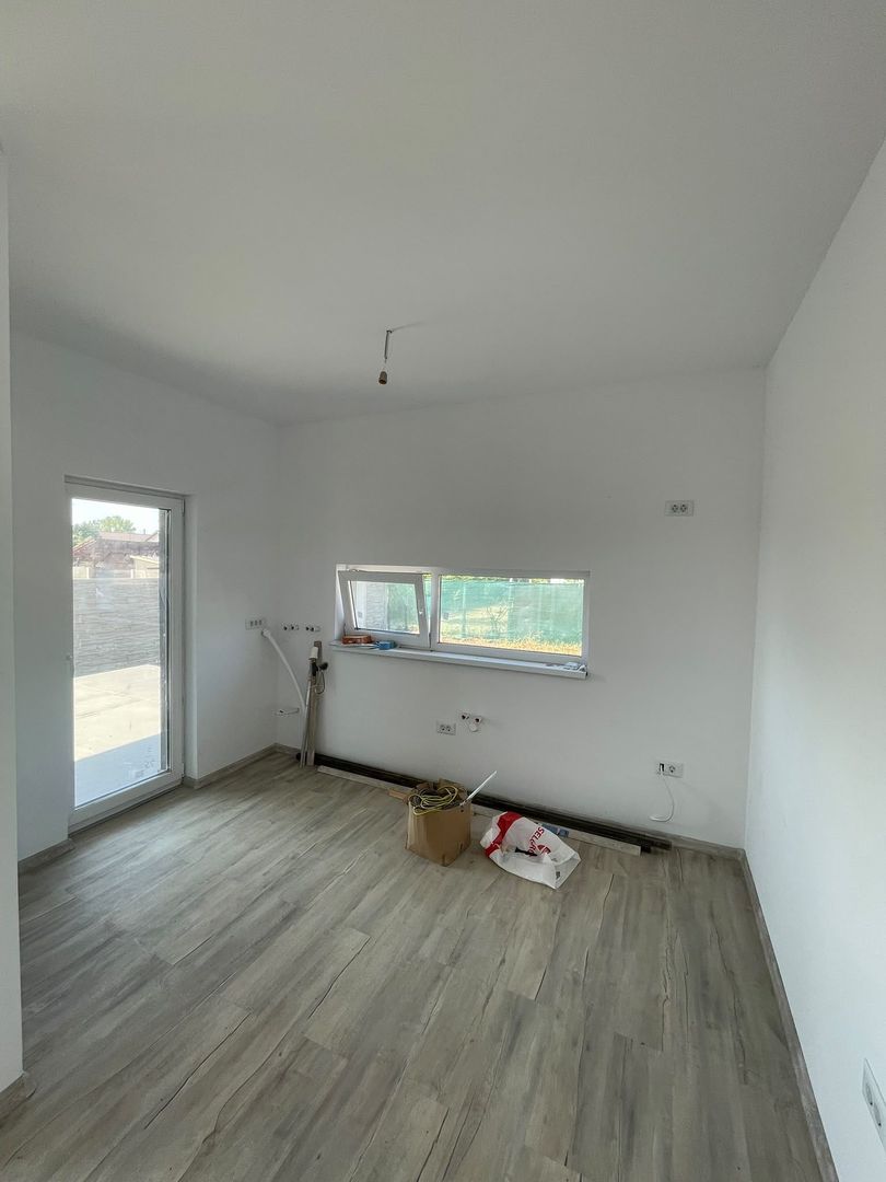 Duplex pe parter de vanzare in Bucovat - Poză 5