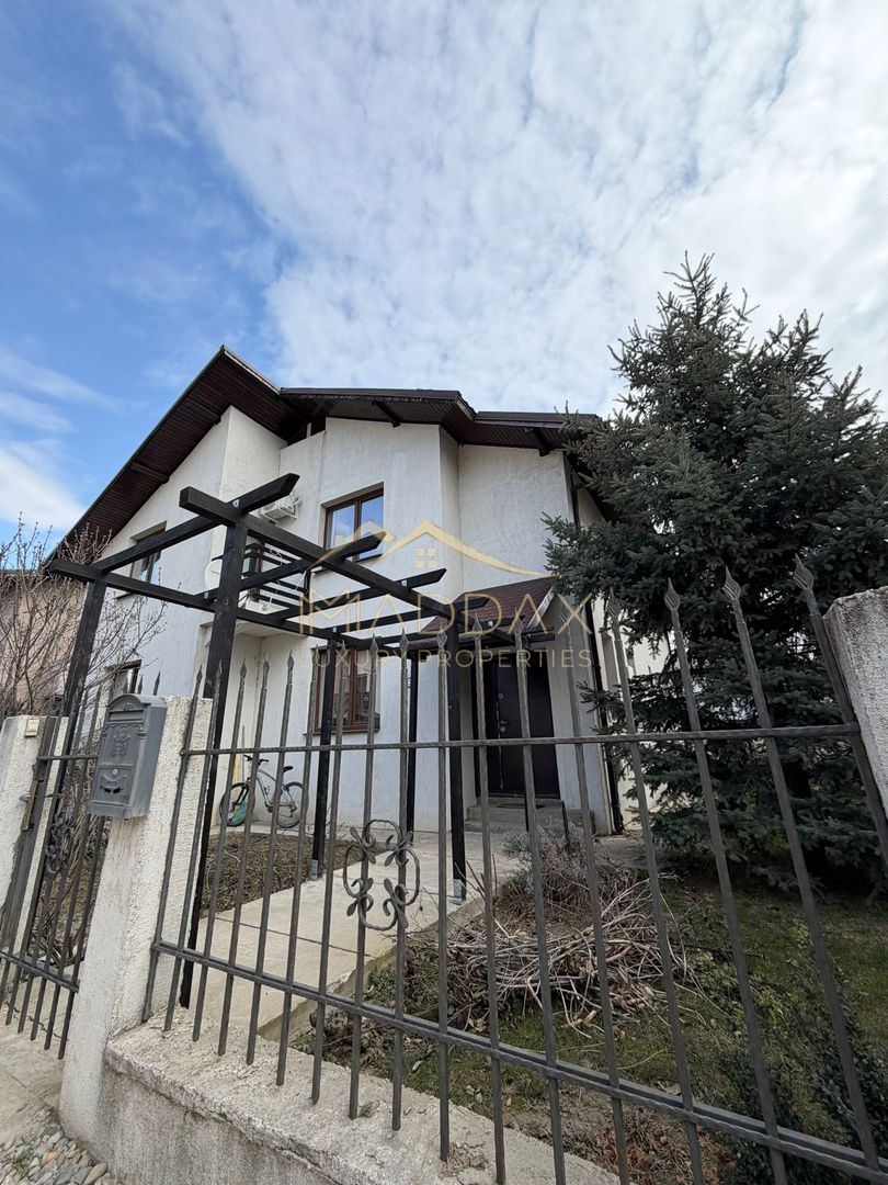 Vila spatioasa cu vedere spre lac Corbeanca - Poză 1