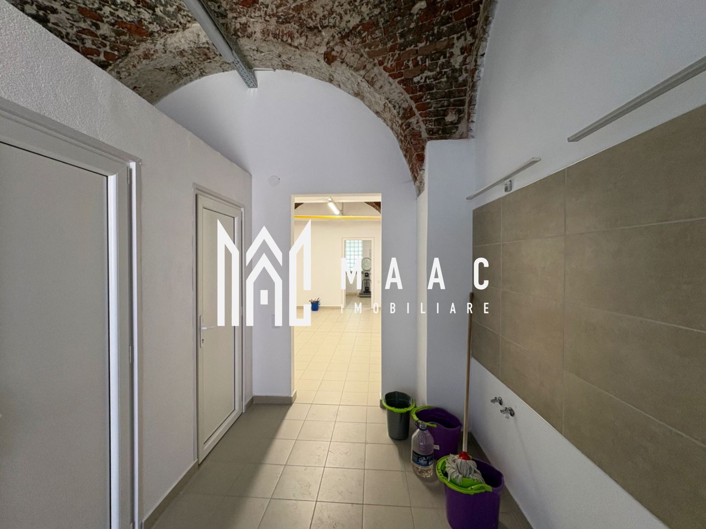 Proprietate ultracentrală cu potențial mixt – 1285 mp, acces dublu - Poză 9