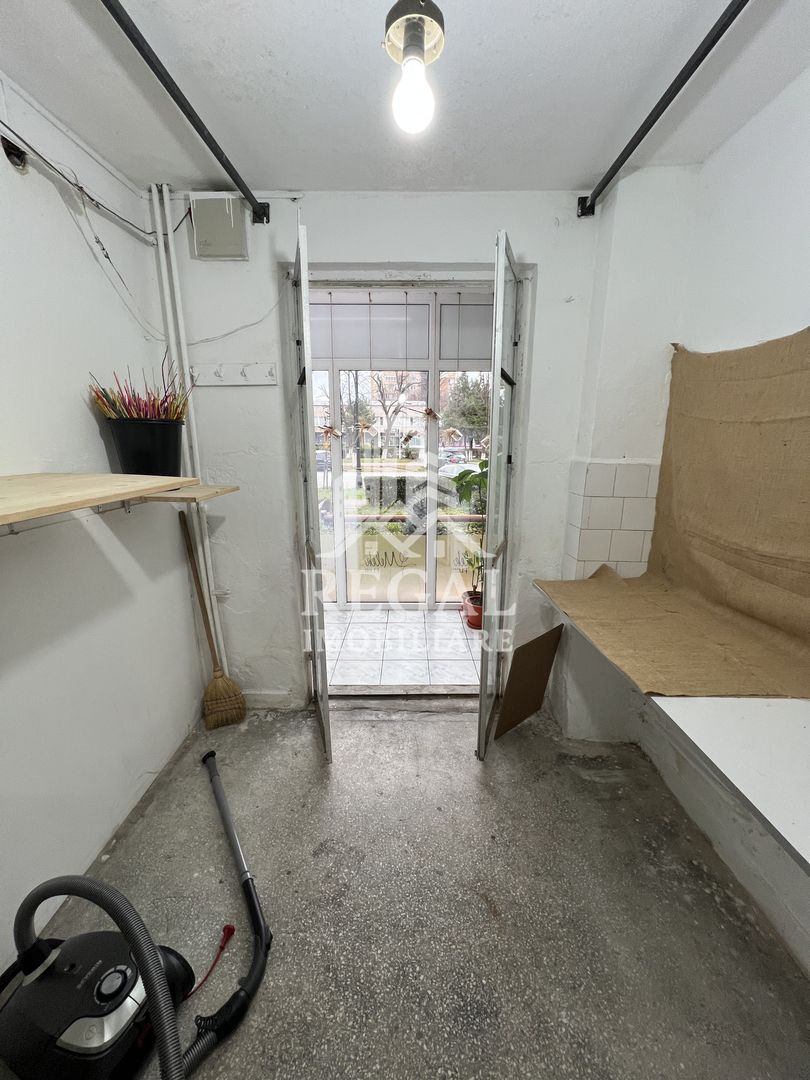 Spațiu comercial de vânzare – 47 mp utili, vitrină generoasă - Poză 8