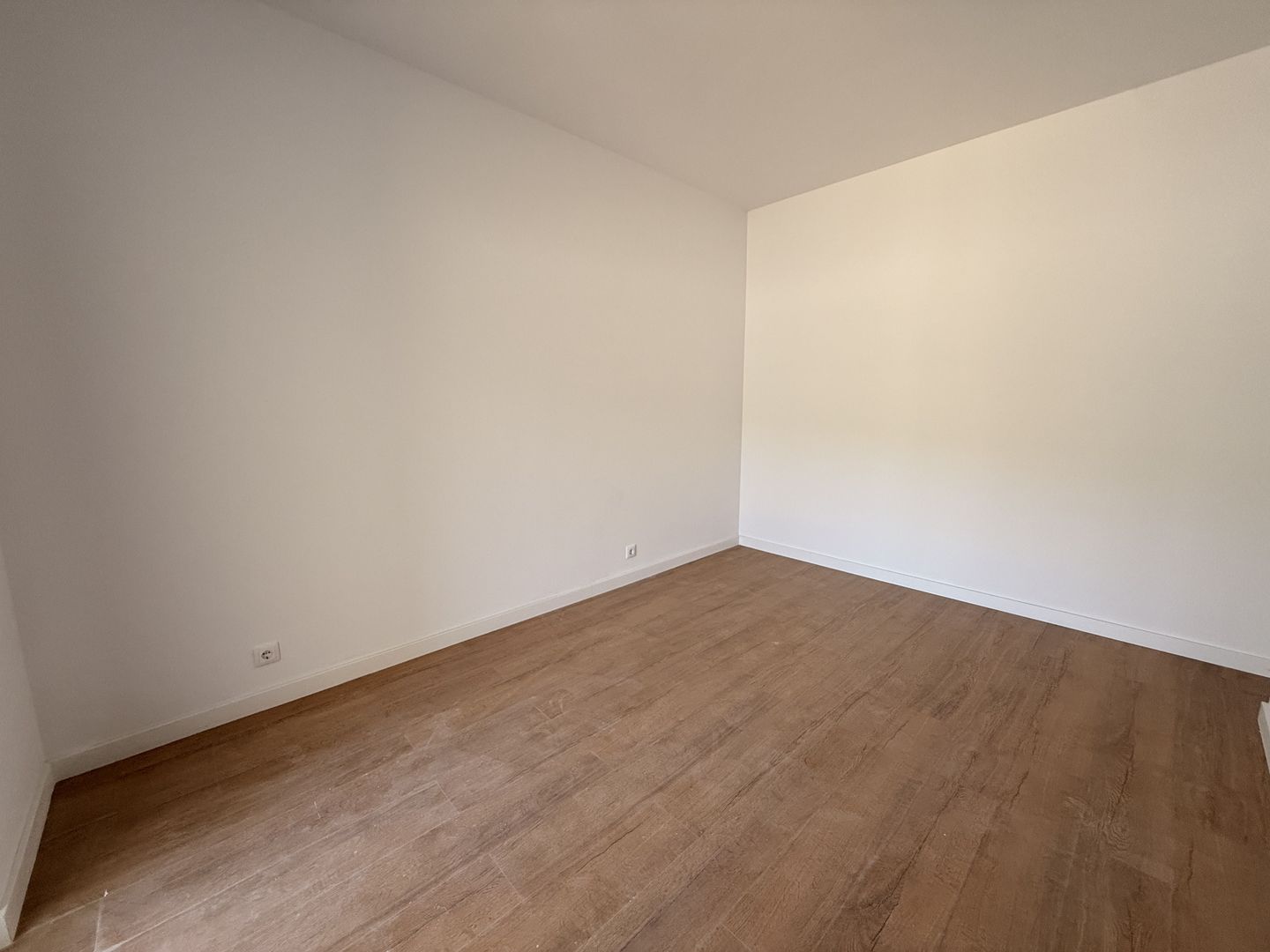 🏡 Apartament finisat premium cu terasă și priveliște liberă 🌿 - Poză 6