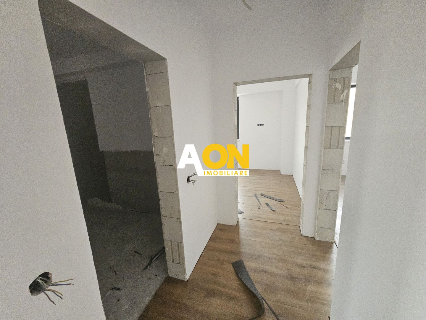 Apartament 3 camere, etaj 1, predare la cheie - Poză 4