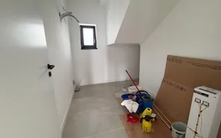 Triplex in Sacalaz | Finisaje premium | 4 camere | Asfalt | 2 balcoane - Poză 12
