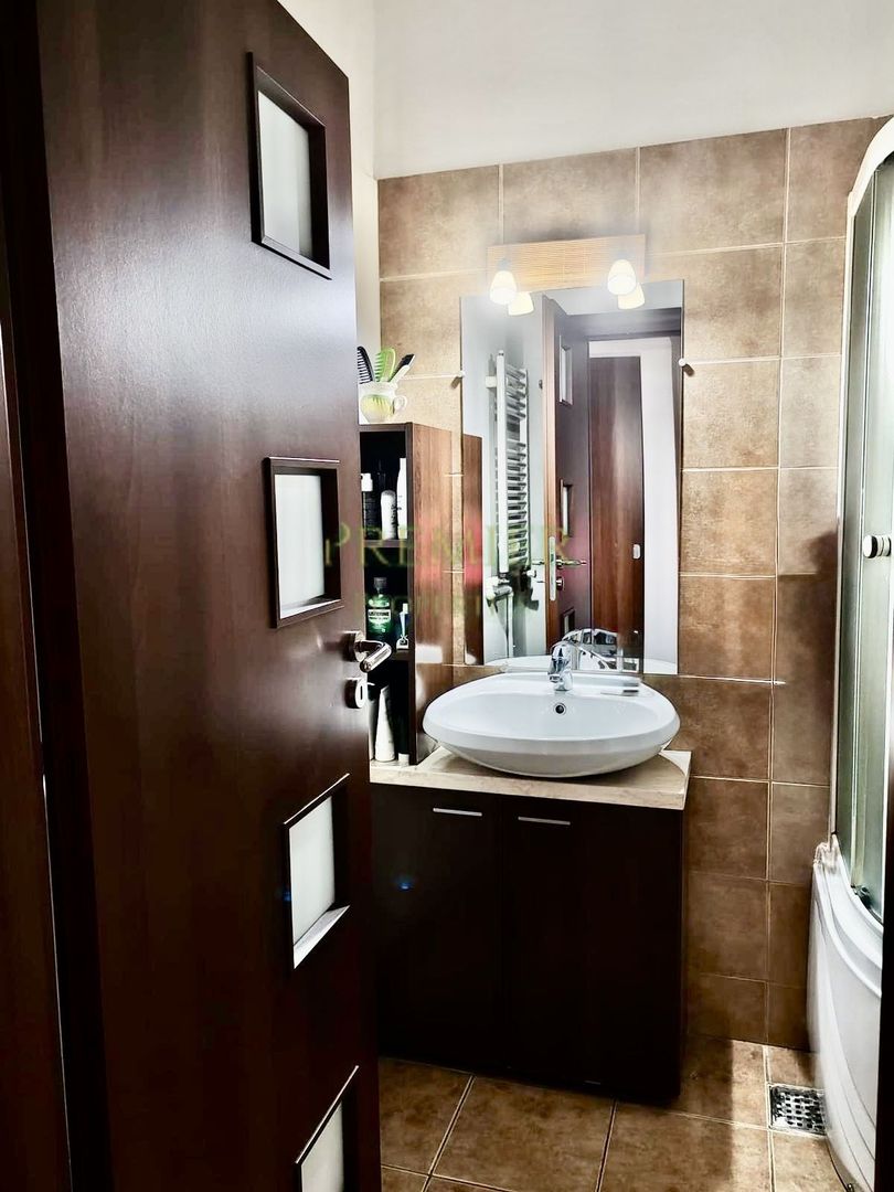 Bloc Rusesc Bucurestii noi vis a vis de metrou Bazilescu boxa - Poză 4