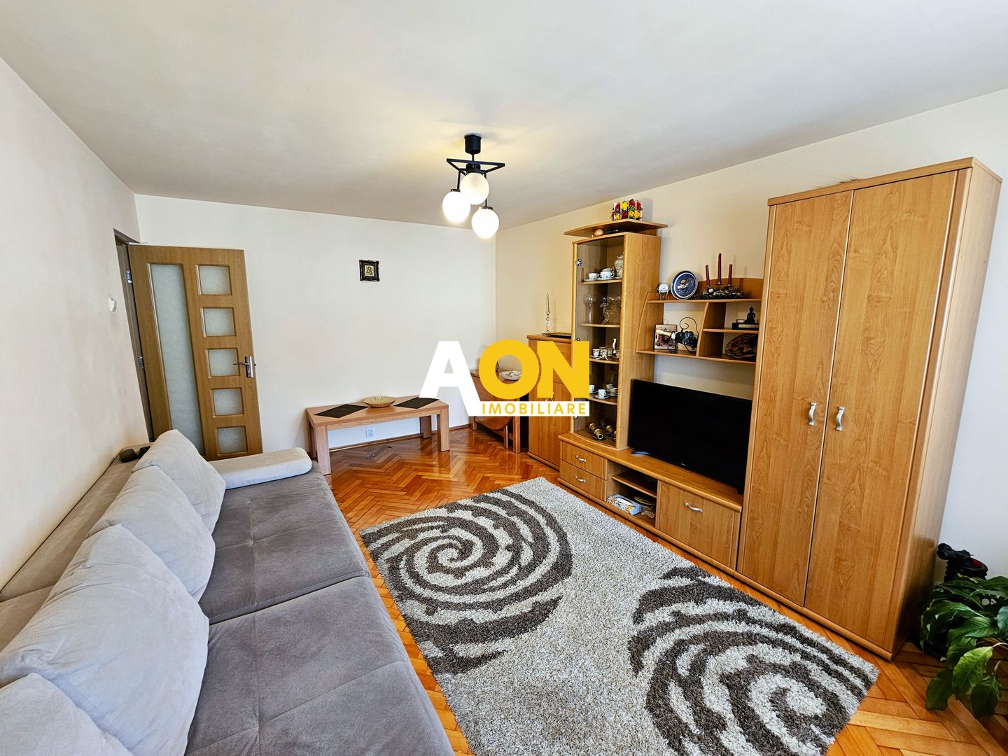 Apartament 3 camere, decomandat, Cetate, zona Kaufland - Poză 2