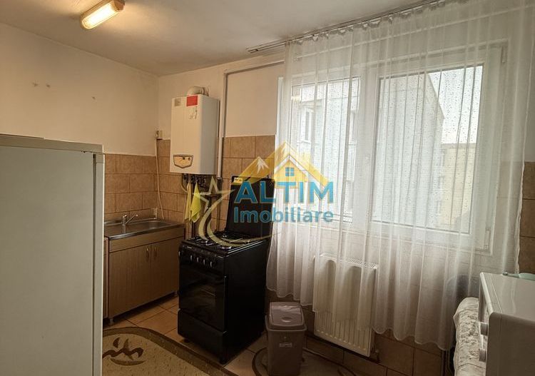 Garsonieră complet mobilată, cartier Tractorul - Poză 4