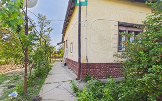 Casă cu 3 camere și 2646 mp teren în Dombegyhaz - Poză 1