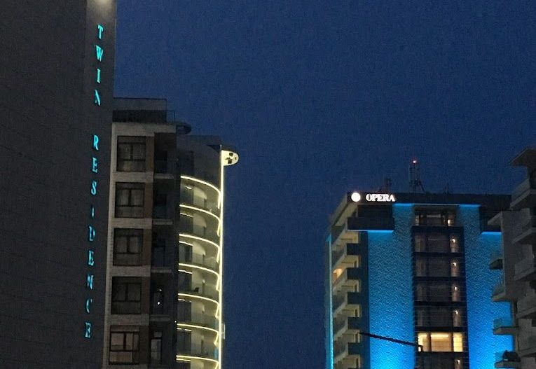 Studio de vanzare 40 mp Et. 3/4  Mamaia nord Twin Rezidence aproape de plaja - Poză 3