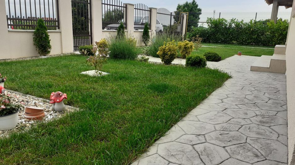 Locuinta individula cu garaj - Poză 1