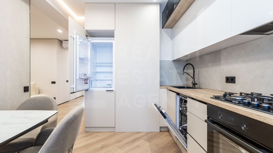 Vânzare, apartament 2 camere, 67.2 mp, str. Mihail Sadoveanu, Ciocana - Poză 3