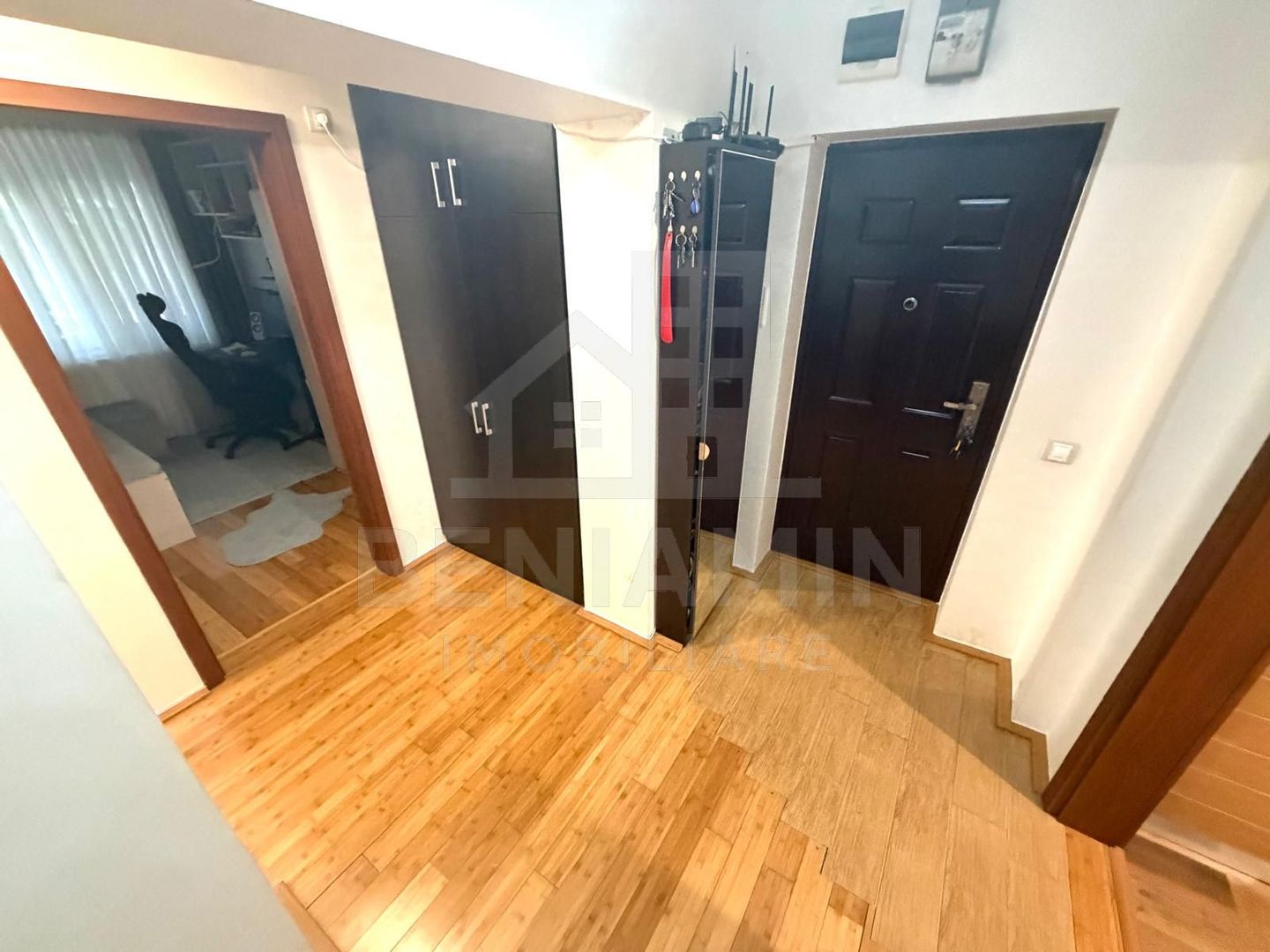 Apartament 3 camere decomandat parter Brazda lui Novac Simplon 67mp - Poză 5