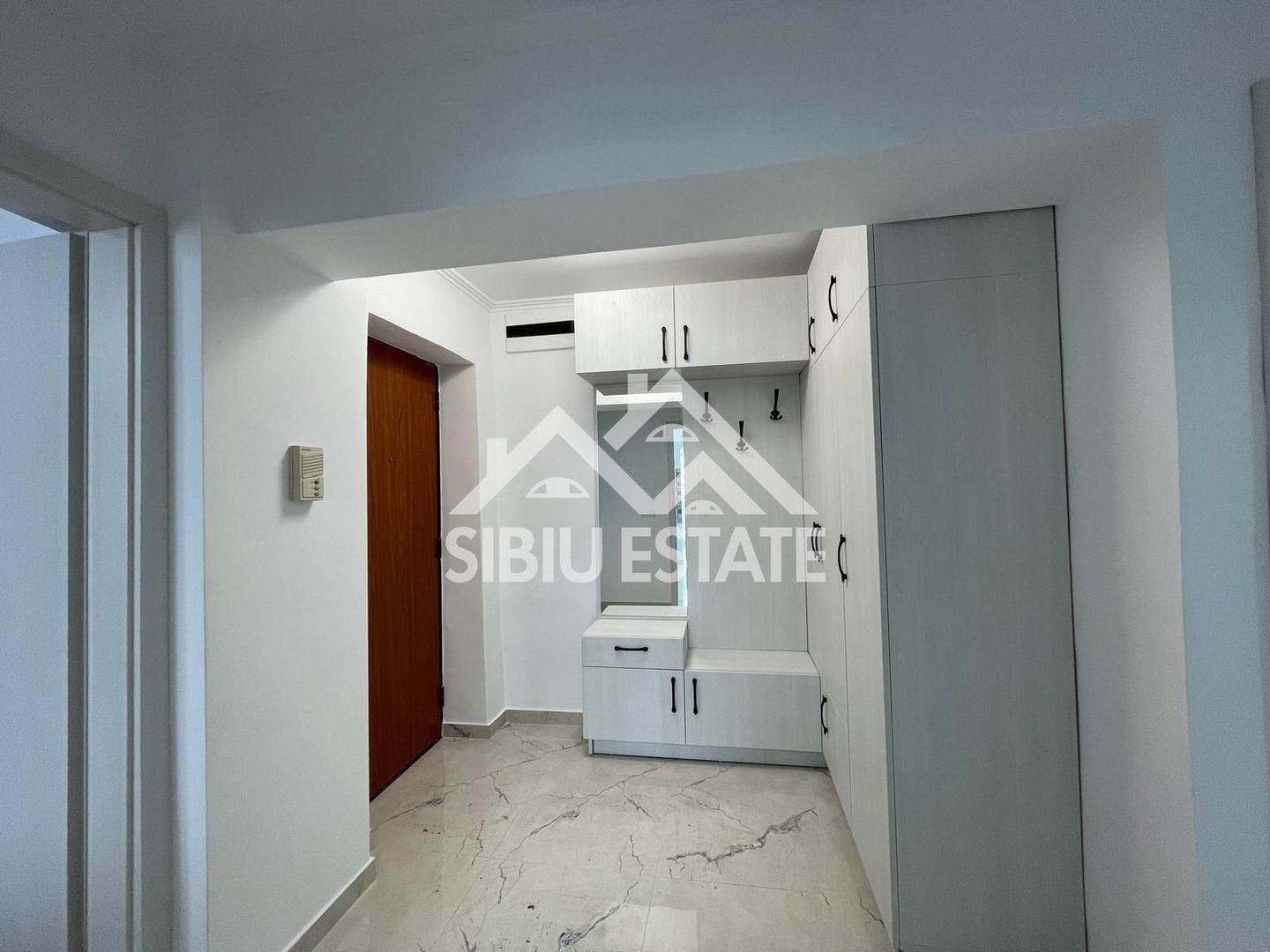 Apartament la prima inchiriere cu 2 camere,mobilat si utilat, etaj 2 - Poză 10