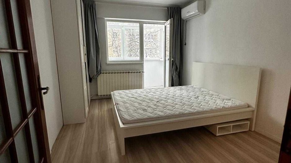 De închiriat apartament 3 camere Tineretului - Poză 4