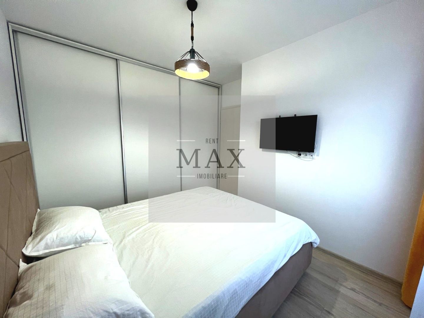Apartament de închiriat, 3 camere, Et 2, balcon, garaj subteran, Baciu - Poză 8