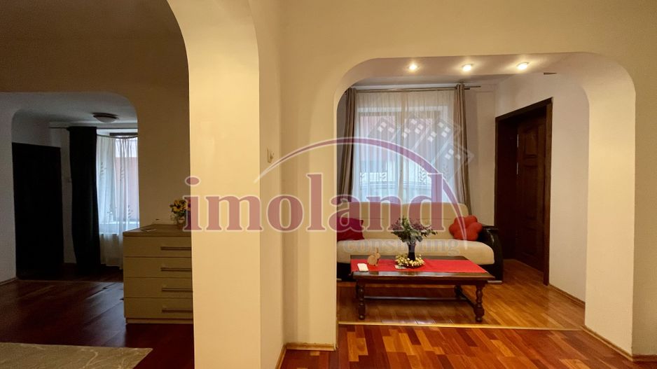 Casă parter 123 mp, complet renovată, curte generoasă, teren 400 mp - Giulesti - Poză 17
