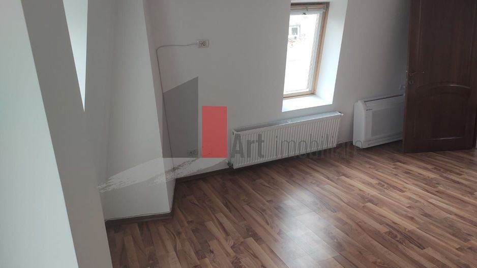 Vilă Occidentului - birou sau locuintă - Poză 17