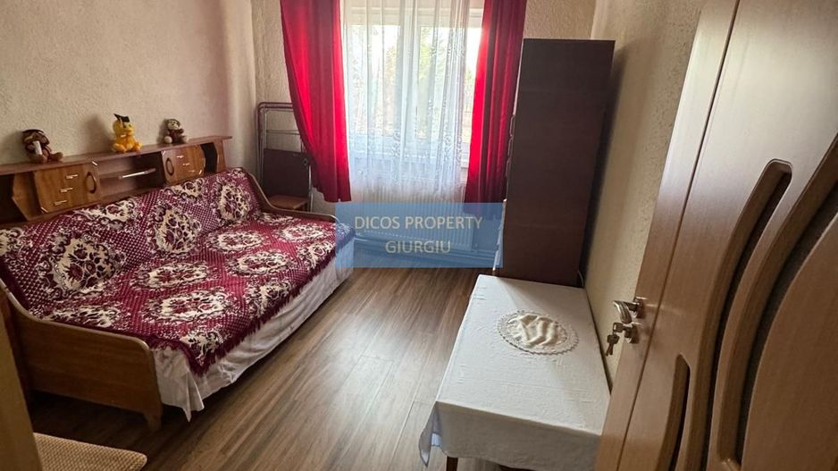 De Vânzare - Apartament 3 Camere, Strada Decebal - Poză 13