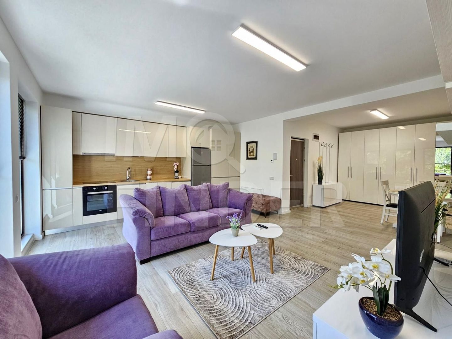 Inchiriere apartament 3 camere situat in vila privata, zona UMF - Poză 3