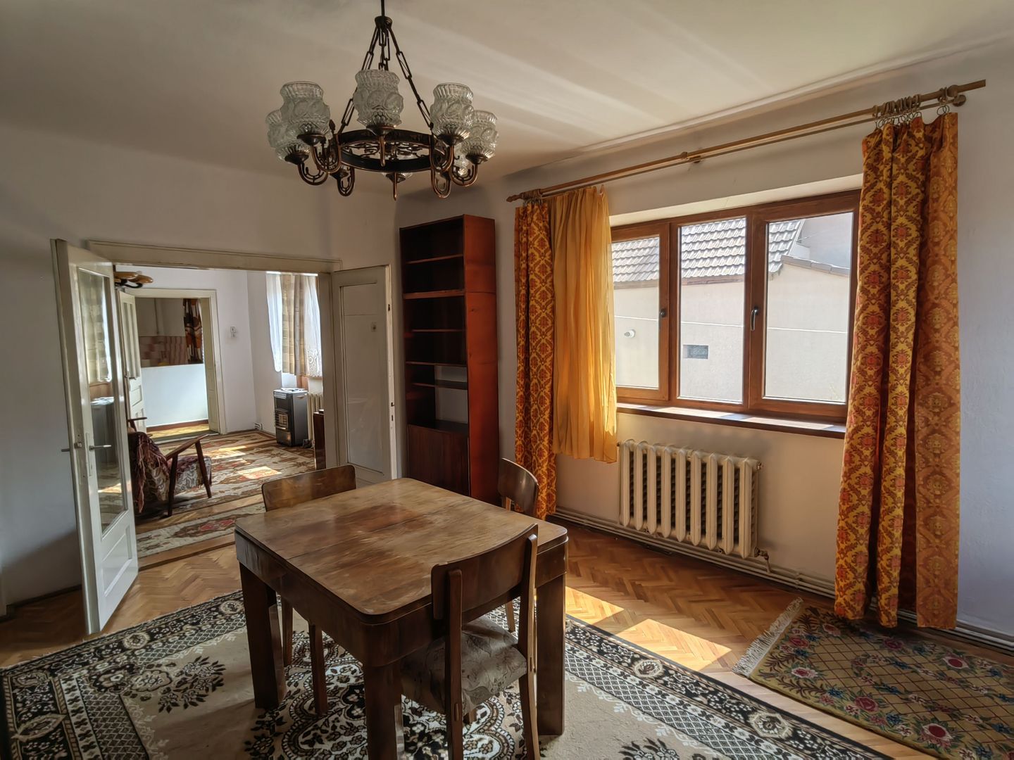 Casă cu 4 camere si teren zona Ciucului 120 m² - Poză 2