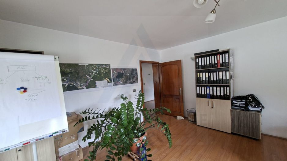 Spatiu birouri casa individuala curte proprie 9 birouri Selimbar - Poză 5