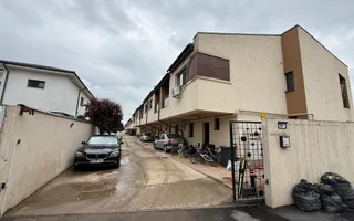 Casă înșiruită complet mobilată + curte+ 2 parcari în complex inchis! - Poză 25