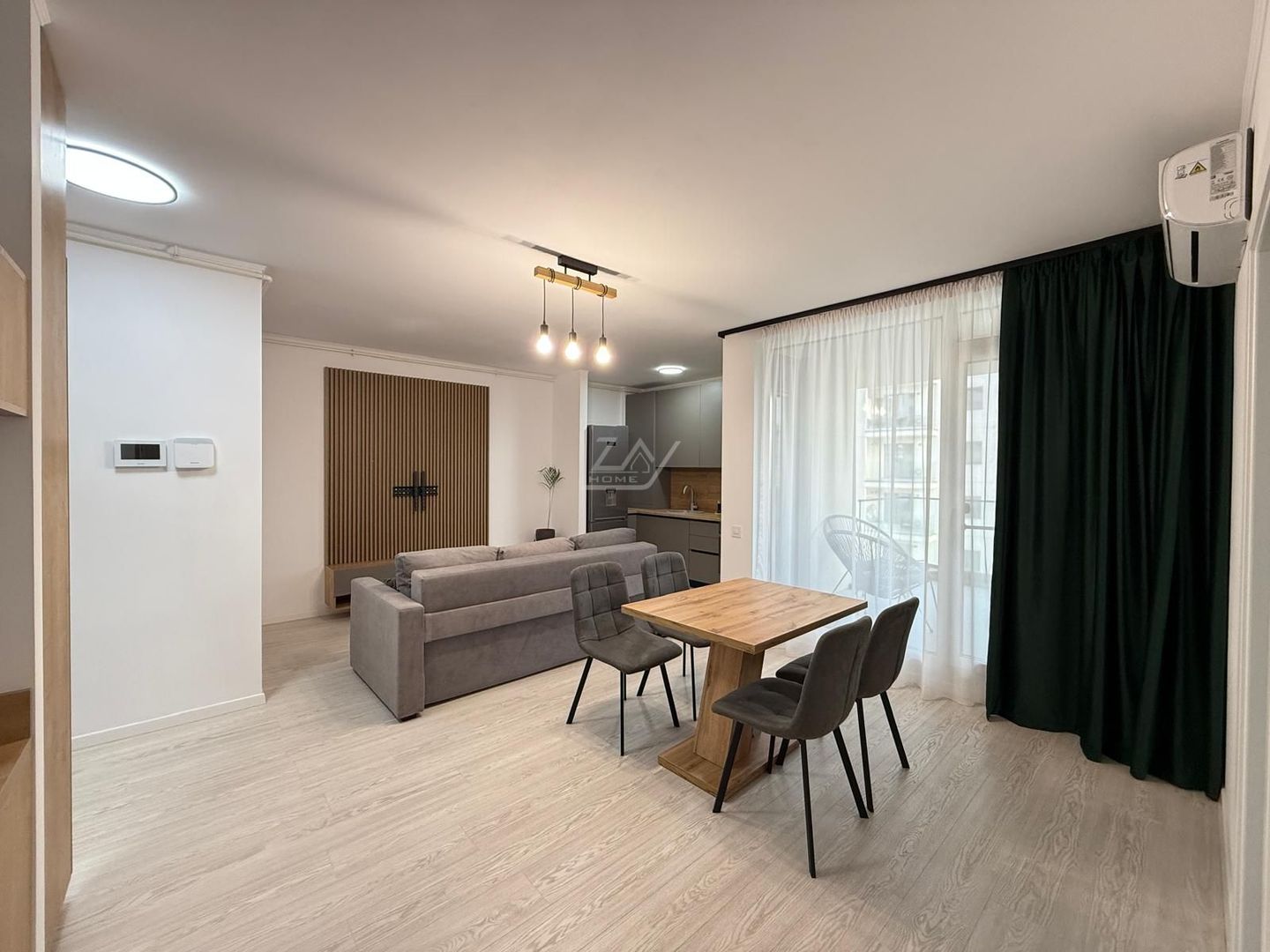Mobilat si utilat complet. Parcare subterana. Lift. - Poză 1