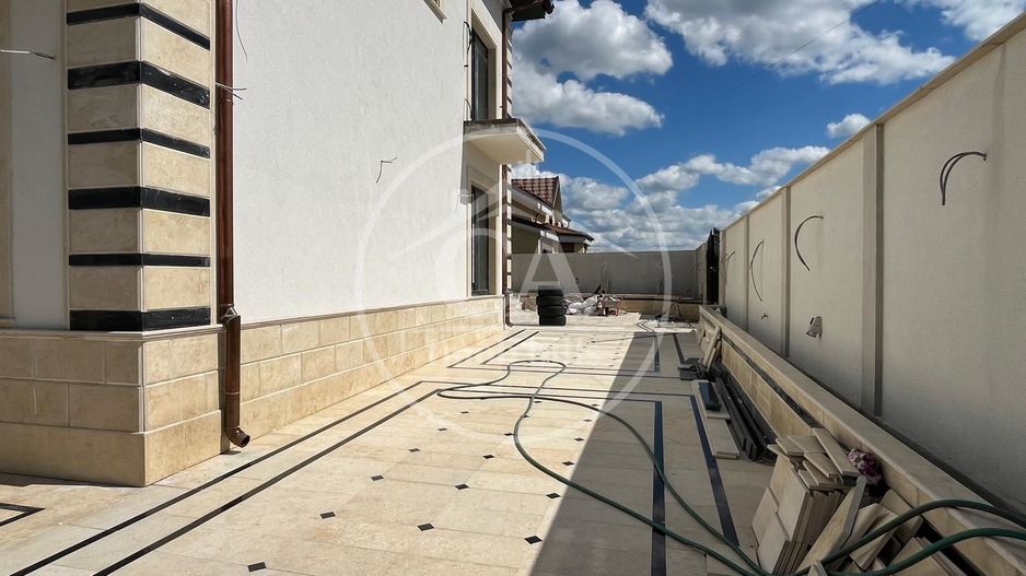 Casă de vânzare P+E+M cu 7 camere in Cartierul Grigorescu, Oradea - Poză 21