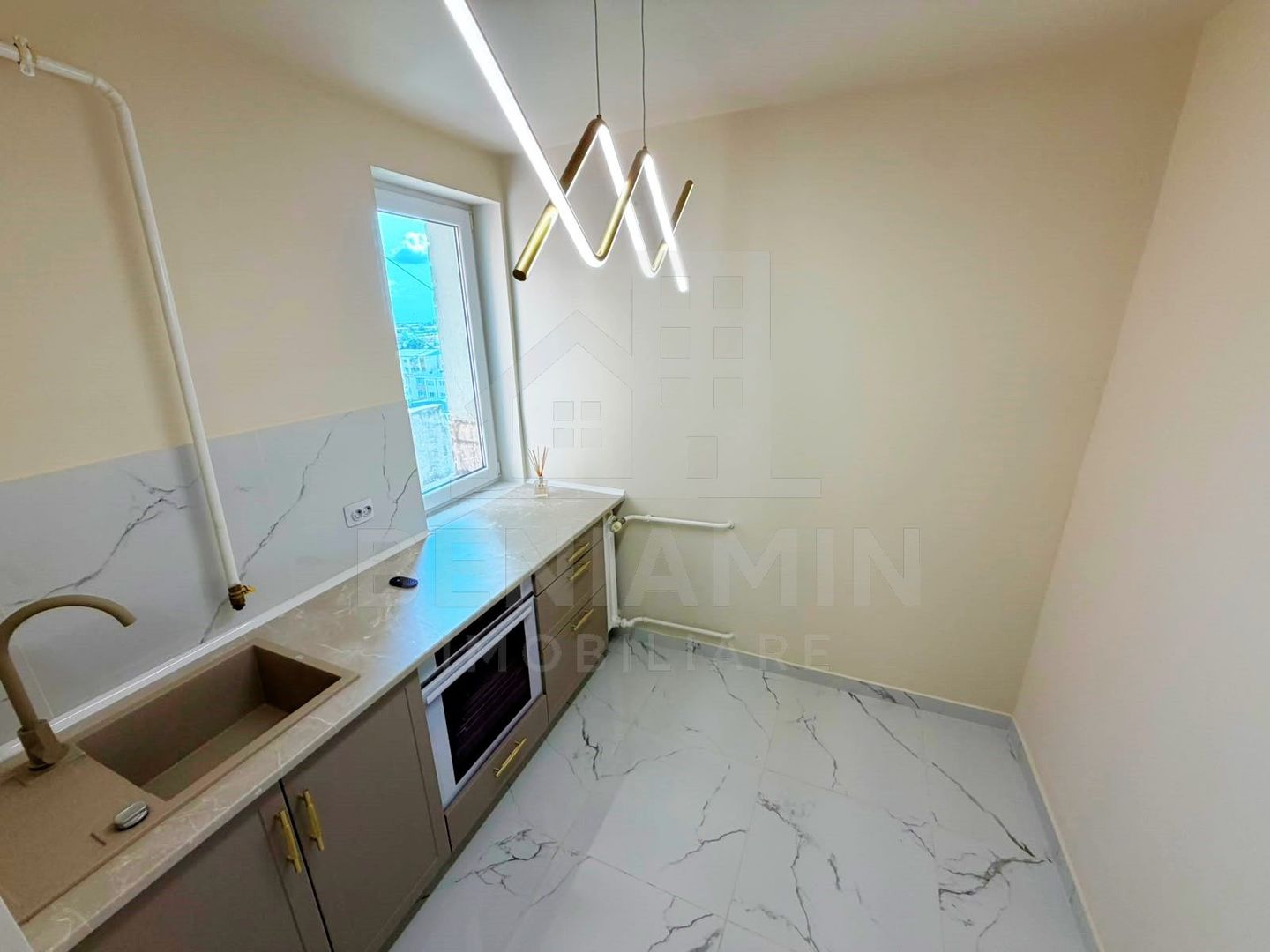 2 Decomandate-Renovat total-Nelocuit-Impecabil-teava de gaze - Poză 5