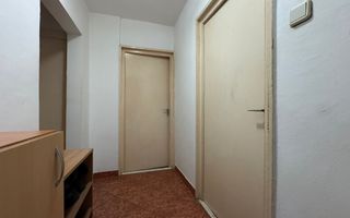 Apartament cu 3 camere decomandate, Cetate - etaj 1 - Poză 3