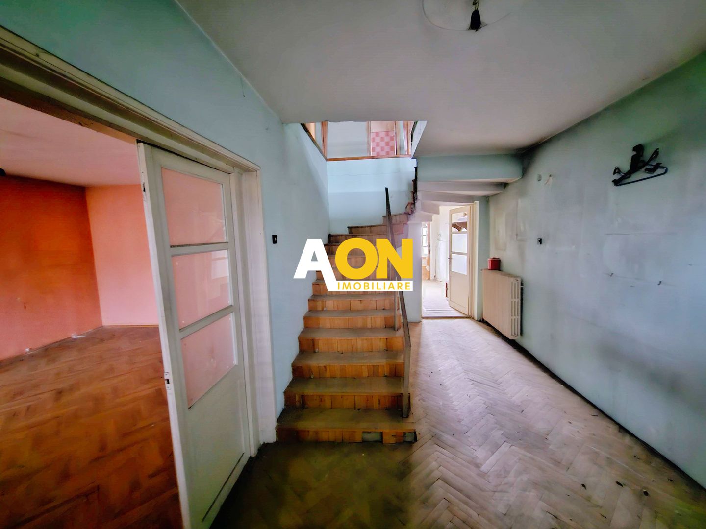 Casa cu 7 camere, 700 mp teren, deschidere la 2 strazi, zona Centru - Poză 3