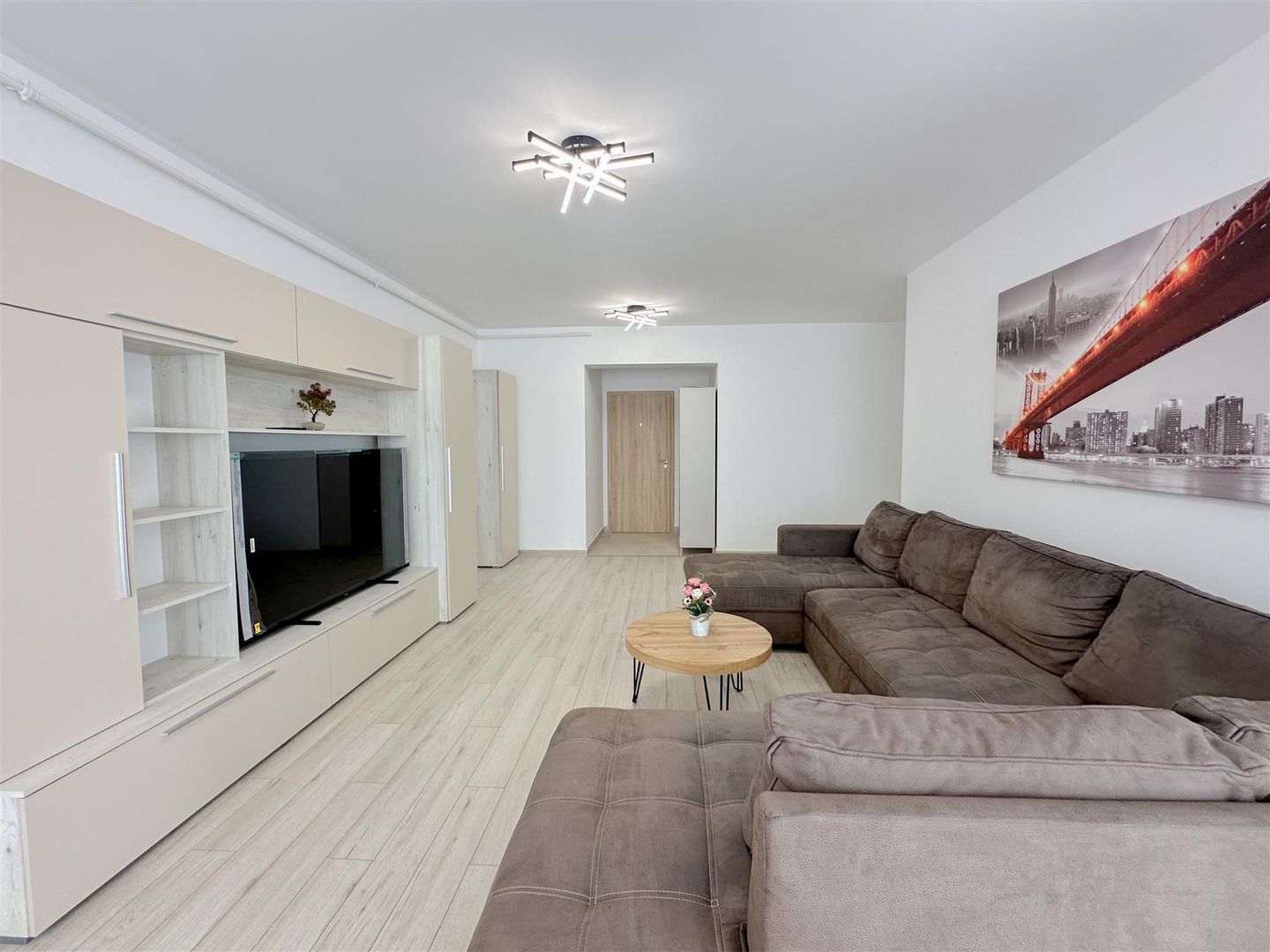 Apartament 3 camere tip Penthouse | Priveliste frumoasa | Parcare | Rasnov - Poză 2
