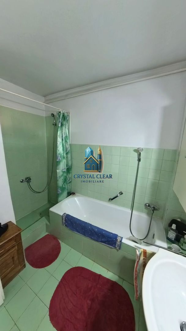 Două case în curte comună, 6 camere + 385 teren - zona semicentrală - Poză 4