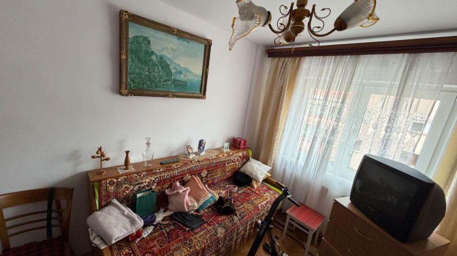 Apartament 3 camere, etaj 2 - Cugir - Poză 6
