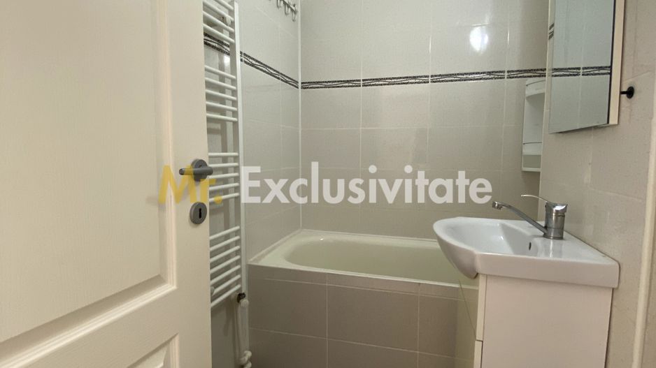 Garsoniera in Mioveni, zona centrala  situata la etajul 2 din 4 - Poză 5