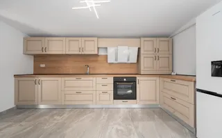 Ocazie rară: Casă în zona Spitalului Municipal Roman - Poză 13