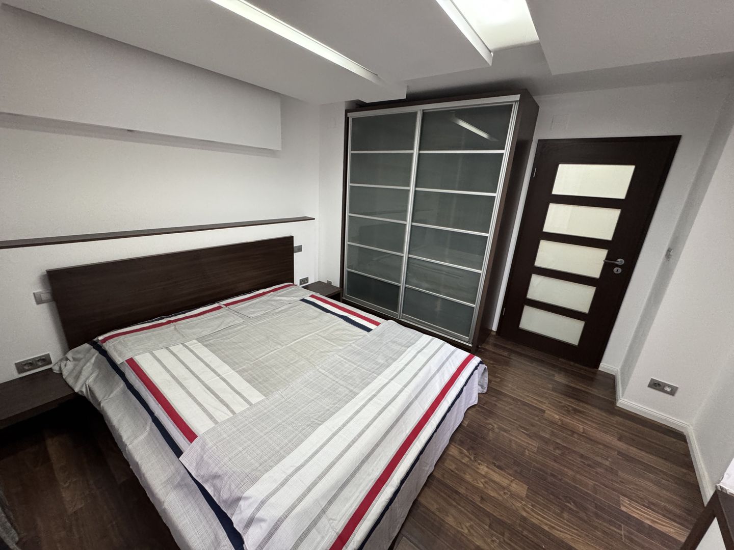 Super apartament in blocul turn de la OMV - Poză 5
