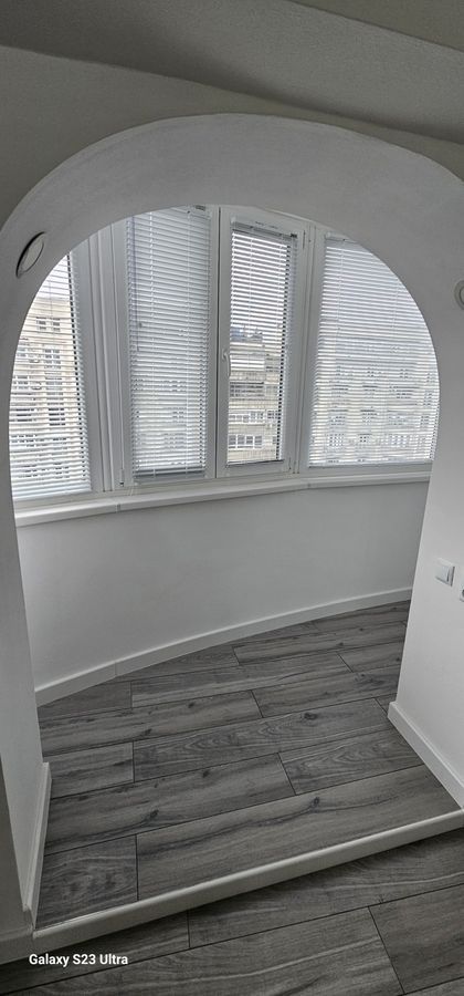 Garsonieră spațioasă cu vedere panoramică, 2 balcoane - Poză 9