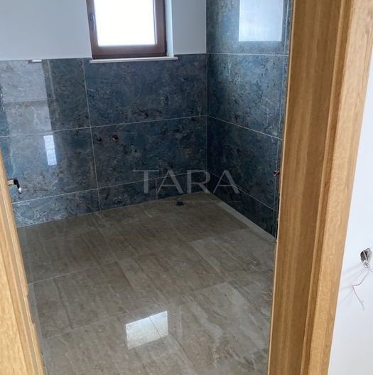 Casa cu 4 camere de vanzare in Apahida - Poză 3
