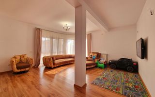 SOLD/VANDUT-Casă / Vilă cu 5 camere de vânzare - Poză 3