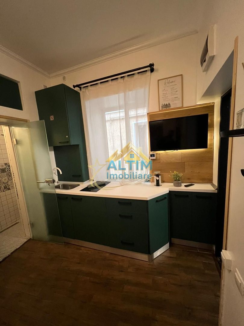 OPORTUNITATE: Garsonieră în Centrul Istoric, Brașov - Poză 4